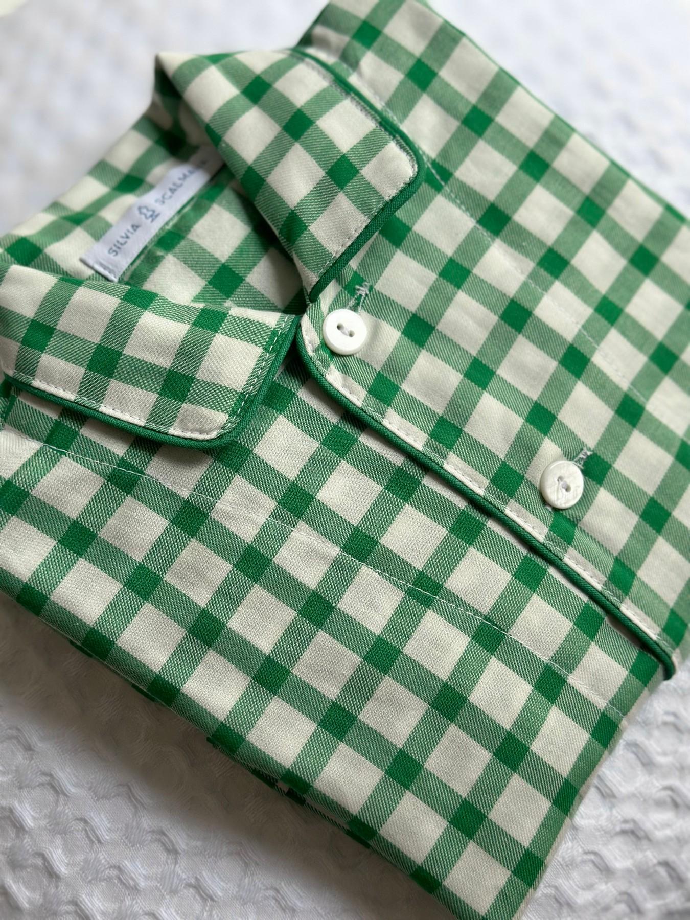 CHILDREN'S FLANNEL PAJAMAS WITH GREEN WINDOW