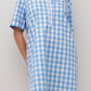 CAMICIA DA NOTTE MANICHE CORTE QUADRONE AZZURRO PROFILO FRAGOLA NCDPQDR AZZFRG SILVIA SCALMANA 
