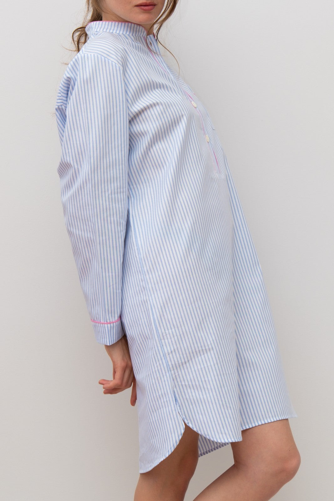 CAMICIA DA NOTTE MANICHE LUNGHE BASTONCINO AZZURRO PROFILO FRAGOLA NLDPBAS AZZFRG SILVIA SCALMANA 