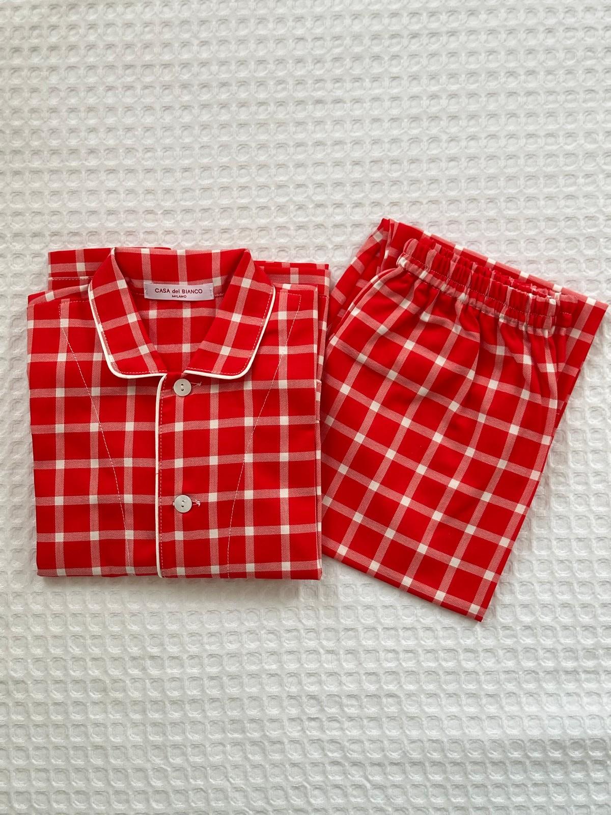 COMPLETO BIMBO FINESTRATO FONDO ROSSO COBFFIN ROSLAT SILVIA SCALMANA 