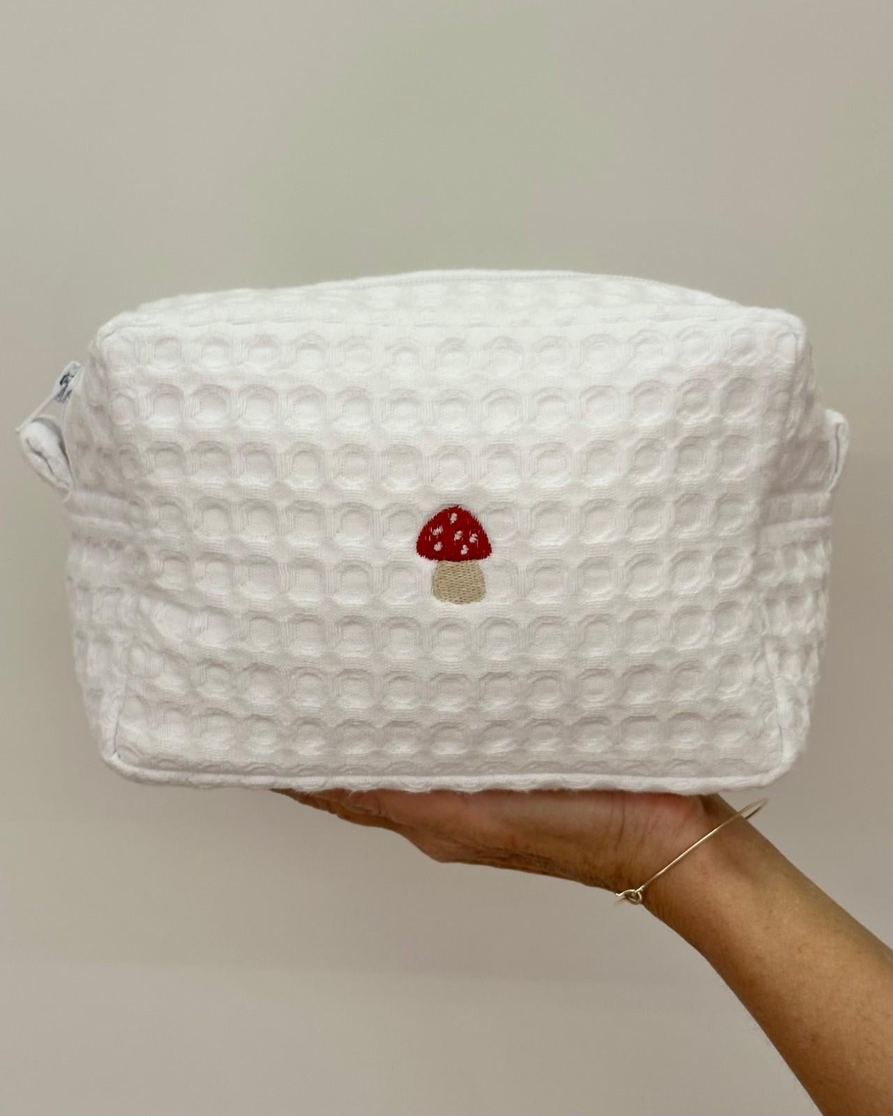 BEAUTY NIDO D'APE RICAMO FUNGO BENA FUNGO SILVIA SCALMANA 