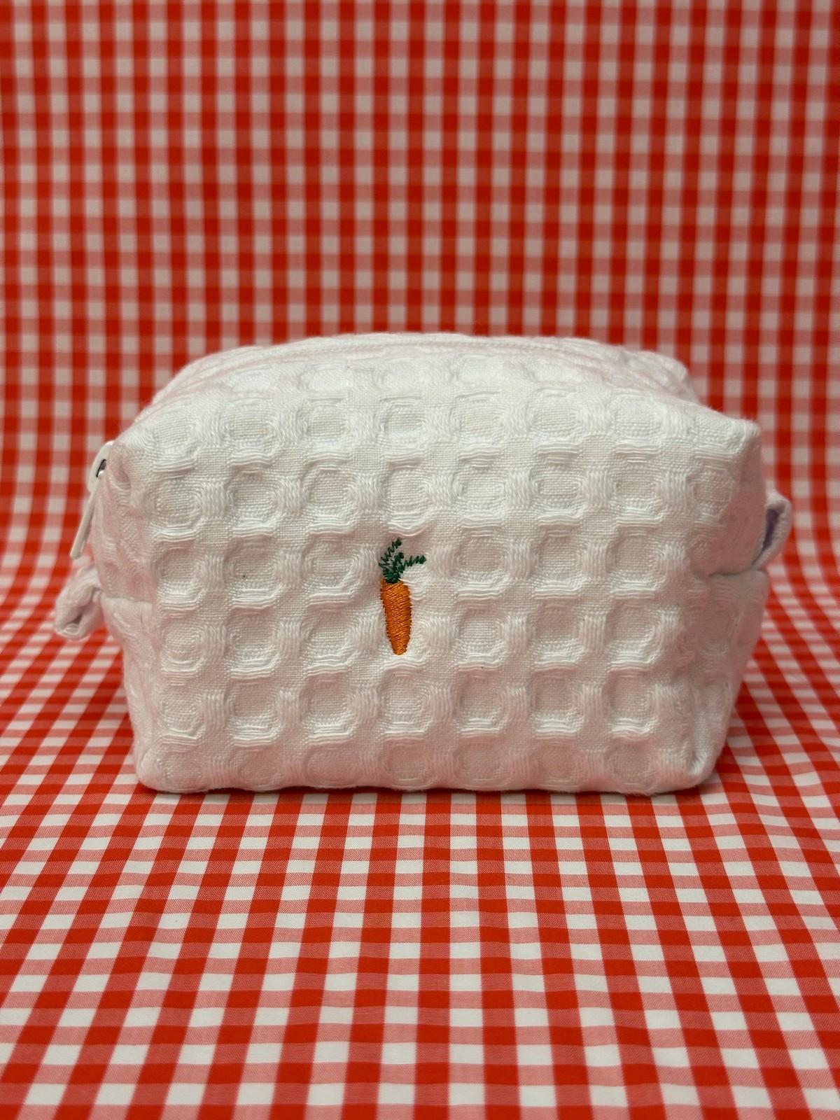BEAUTY NIDO D'APE BIANCO CON RICAMO CAROTINA