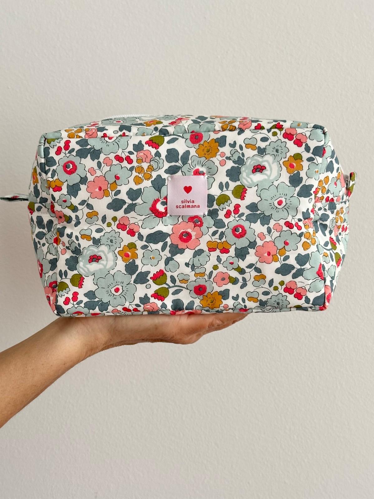 BEAUTY LIBERTY BETSY CLASSICO BENL BETSYCLASSICO SILVIA SCALMANA 