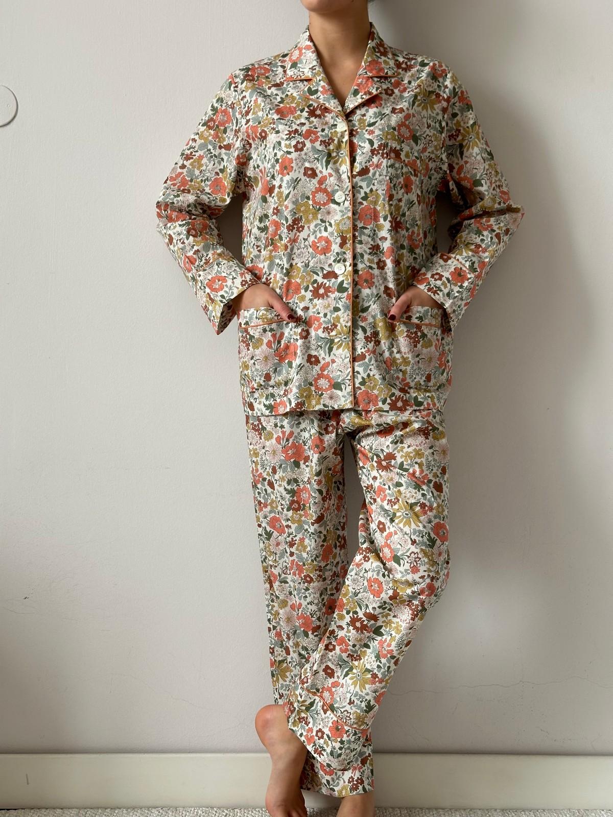 PIGIAMA LIBERTY DONNA "DAISY MORISIA" CODL DAISYMORISIA SILVIA SCALMANA 