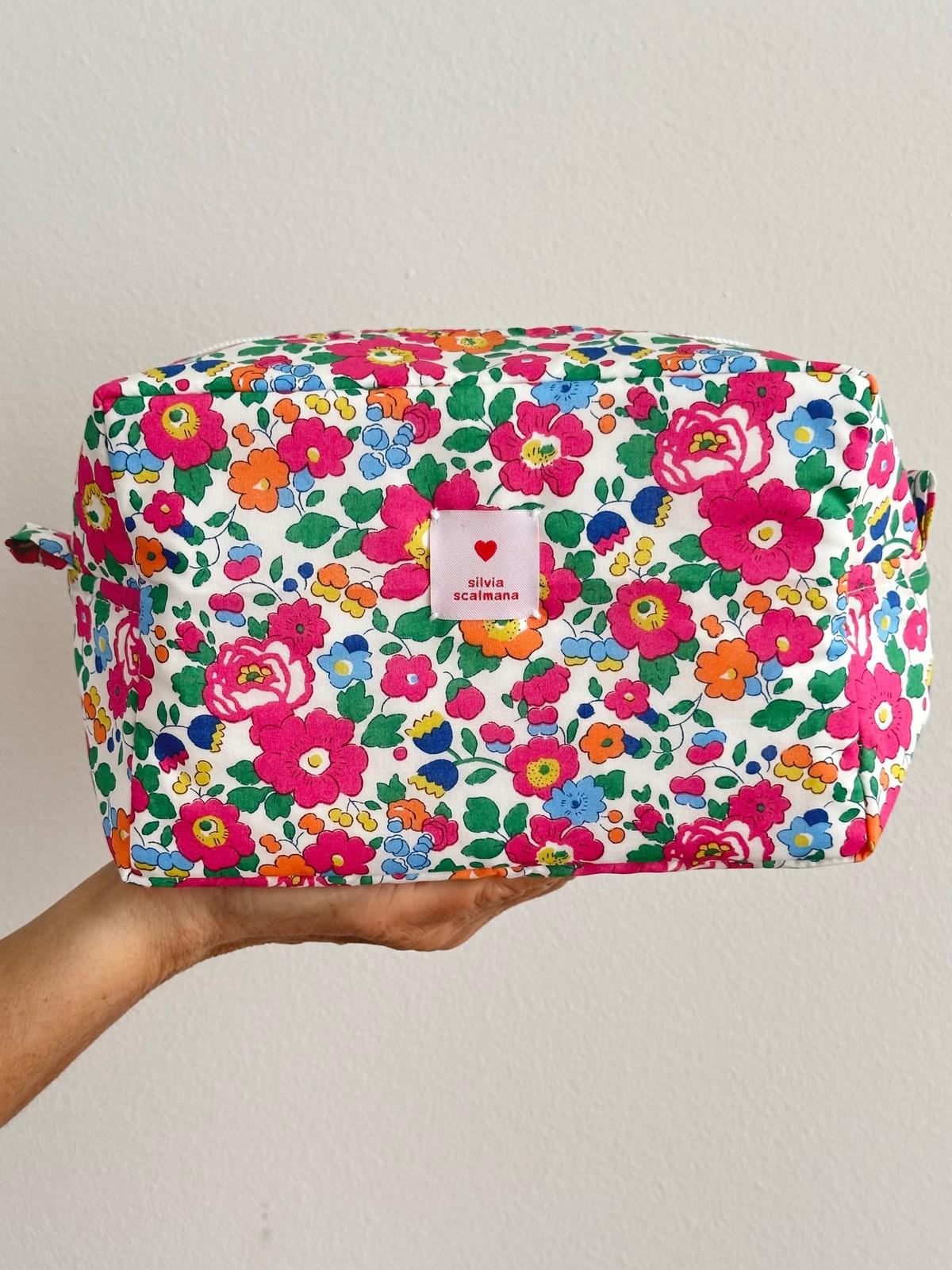 BEAUTY LIBERTY BETSY FUXIA BENL BETSYFUXIA SILVIA SCALMANA 