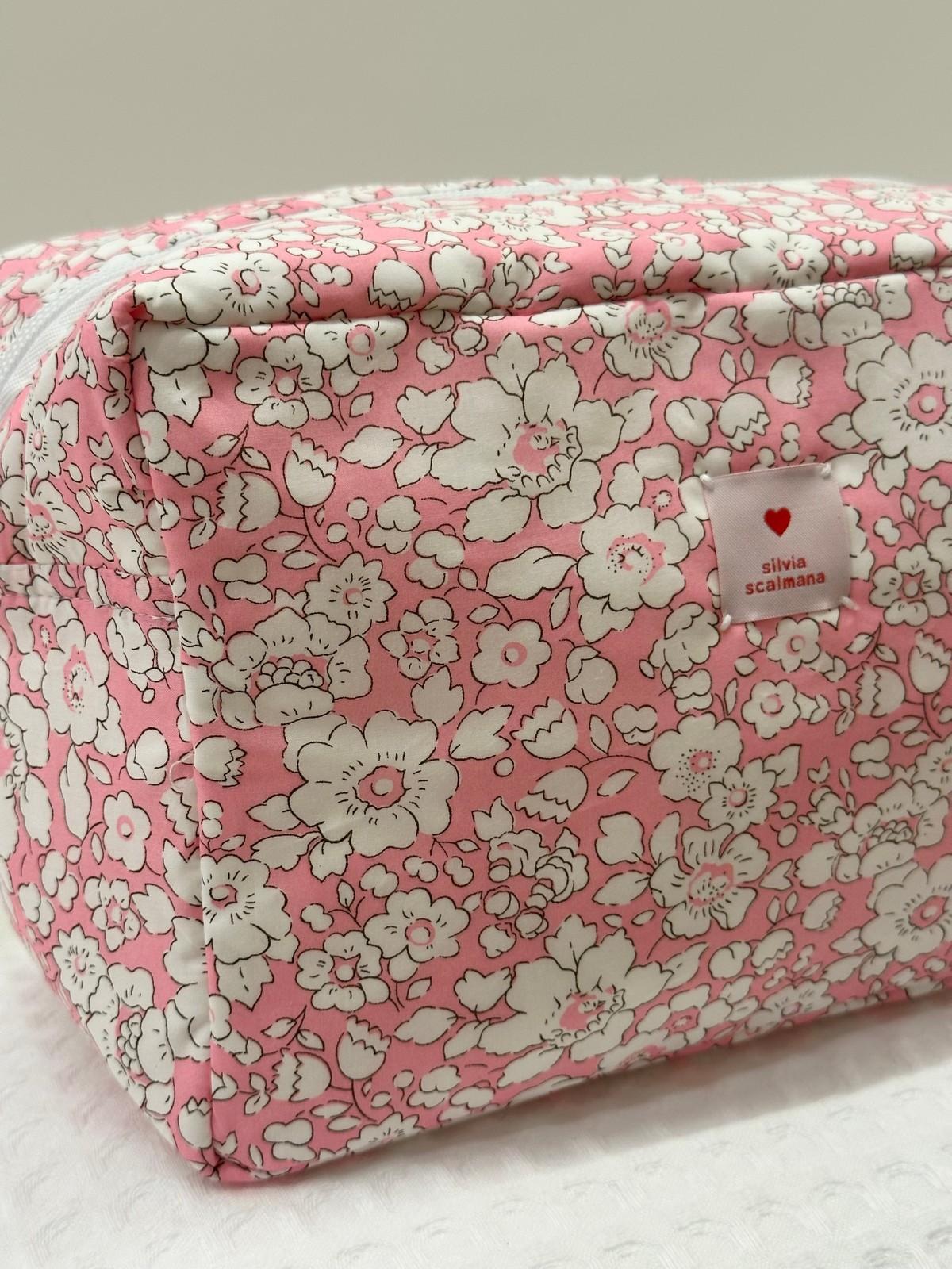 BEAUTY LIBERTY "BETSY BOO" ROSA BENL BETSYBOOROSA SILVIA SCALMANA 