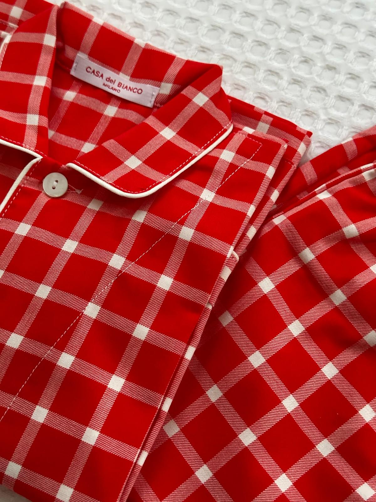 COMPLETO BIMBO FINESTRATO FONDO ROSSO COBFFIN ROSLAT SILVIA SCALMANA 