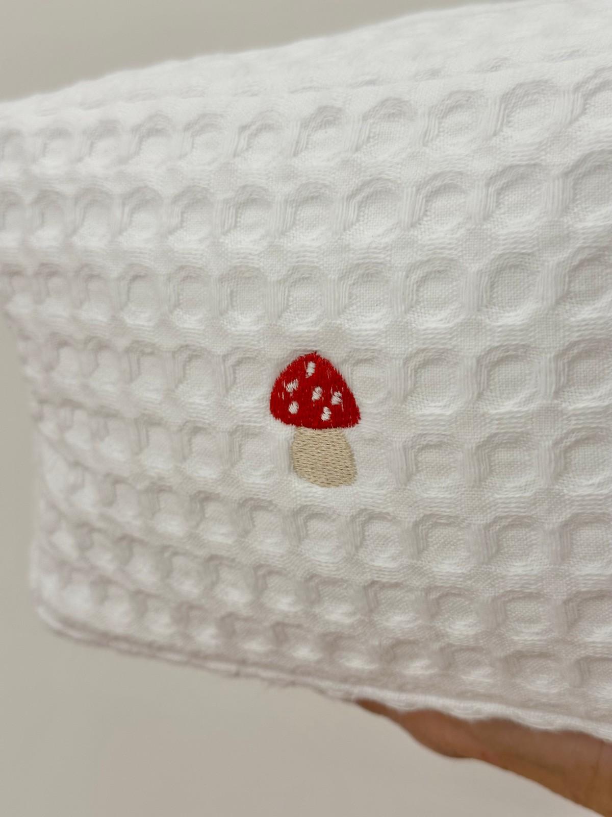 BEAUTY NIDO D'APE RICAMO FUNGO BENA FUNGO SILVIA SCALMANA 