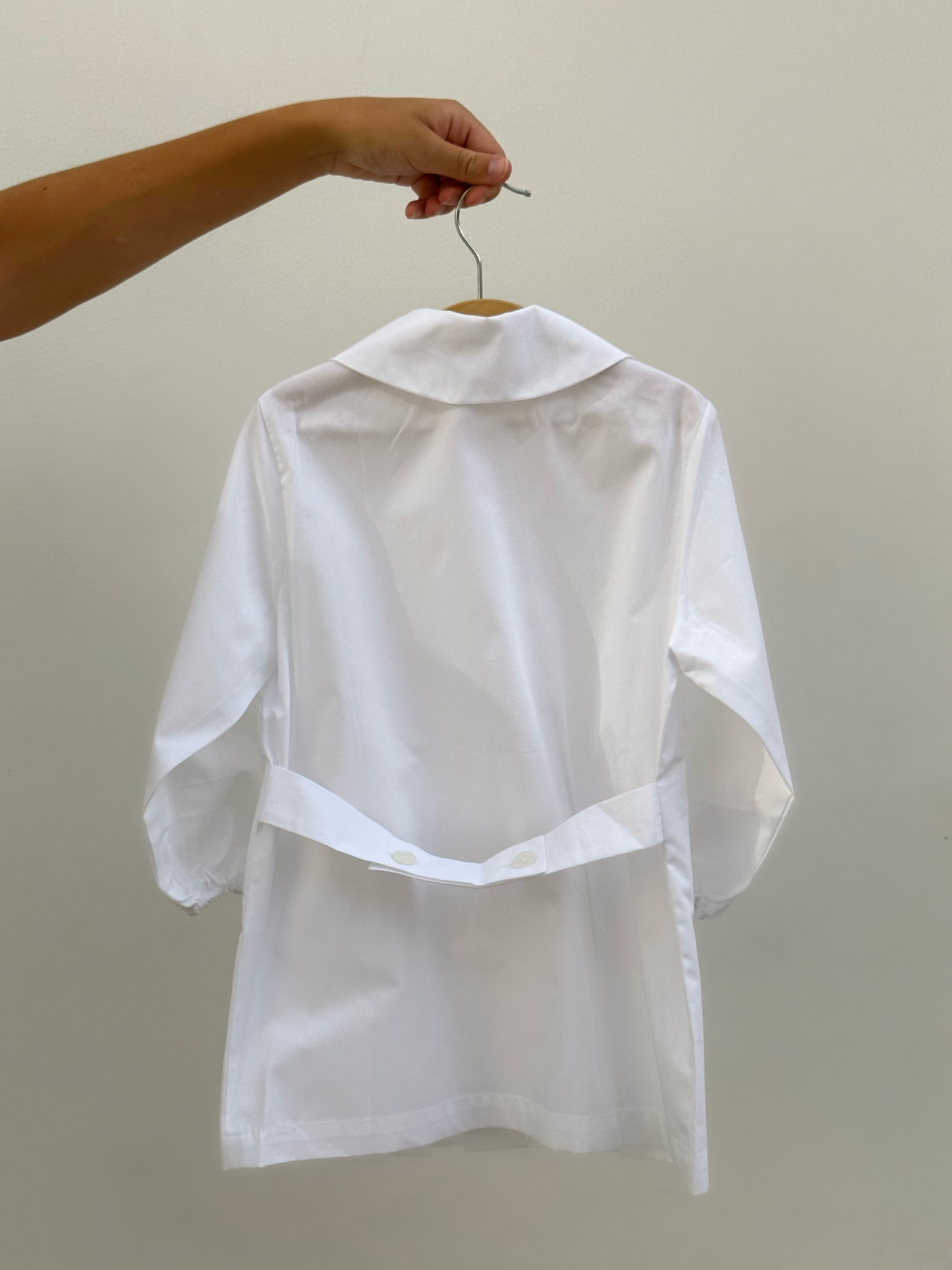 WHITE KINDERGARTEN APRON
