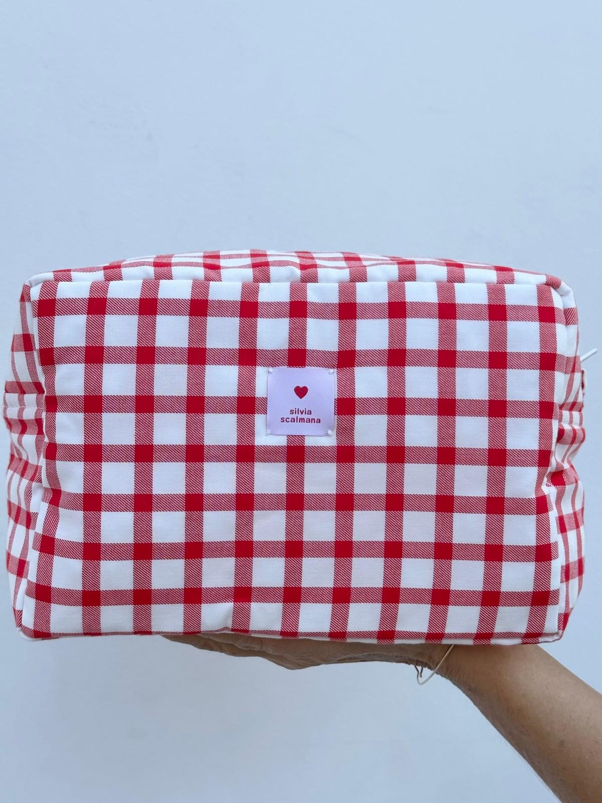 BEAUTY FINESTRATO ROSSO BENF FINROS SILVIA SCALMANA 