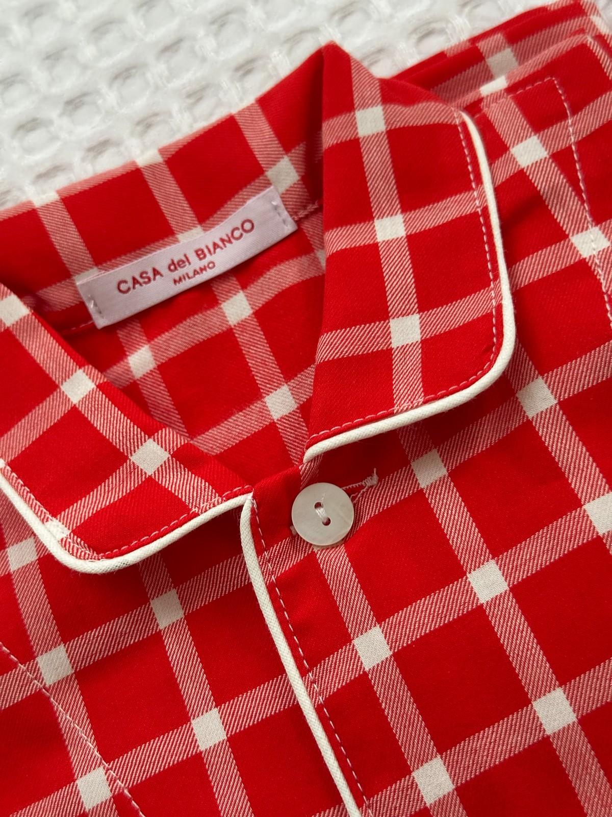 COMPLETO BIMBO FINESTRATO FONDO ROSSO COBFFIN ROSLAT SILVIA SCALMANA 