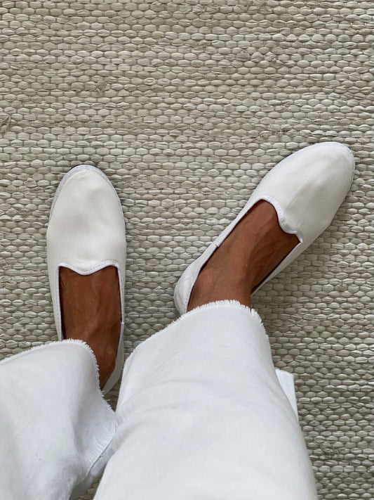 FRIULANE WOMAN WHITE