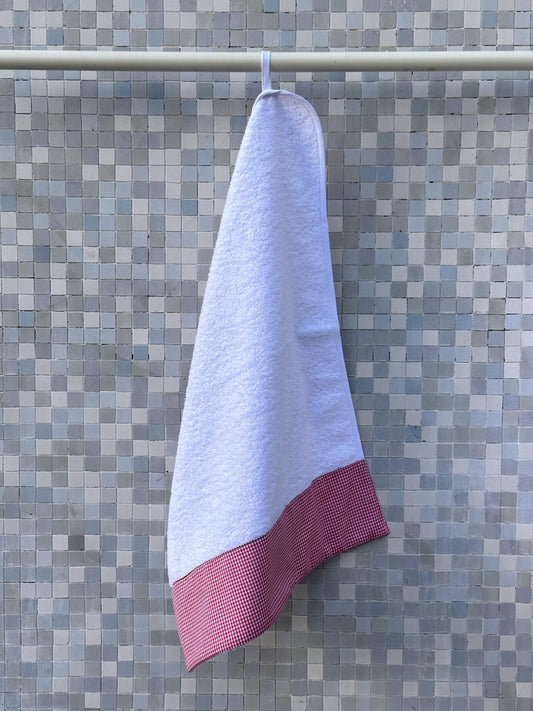RED PICTURE KINDERGARTEN TOWEL